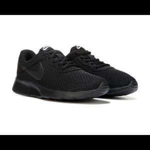 Women Nike Tanjun shoes